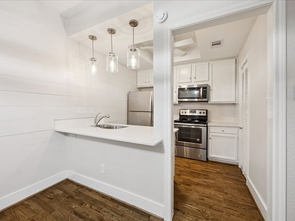 11711 Memorial Drive 55, Houston TX 77024