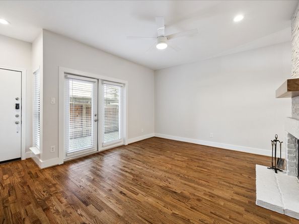 11711 Memorial Drive 55, Houston TX 77024