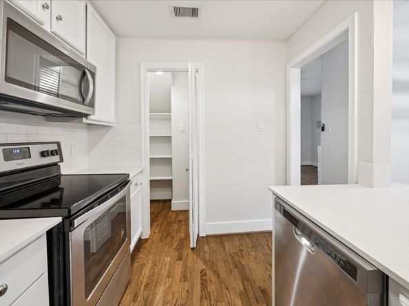 11711 Memorial Drive 55, Houston TX 77024
