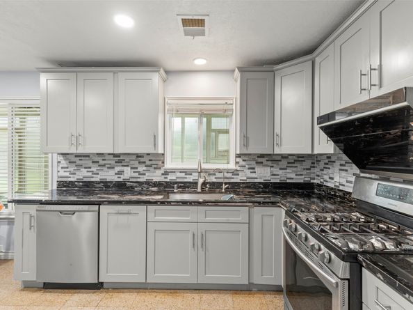 15119 Plaza Libre Drive, Houston TX 77083