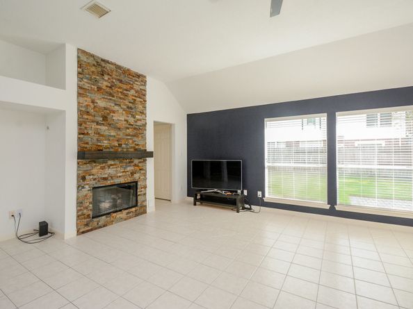 3323 Shadowfern Drive, Houston TX 77082