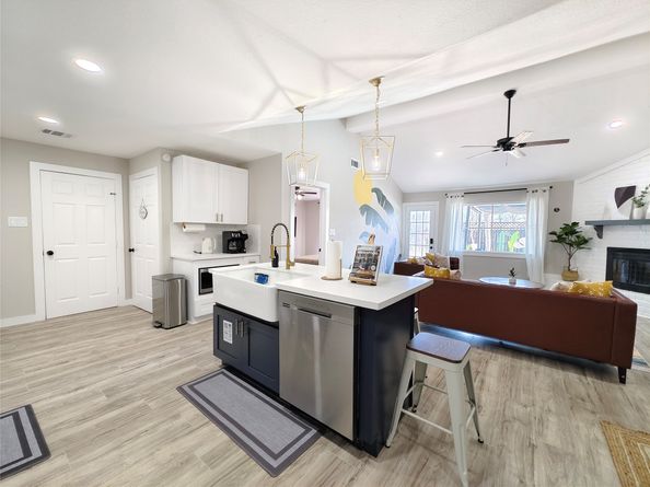 11810 Sagedowne Lane, Houston TX 77089