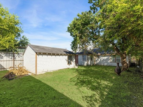 1222 E 28th Street, Houston TX 77009
