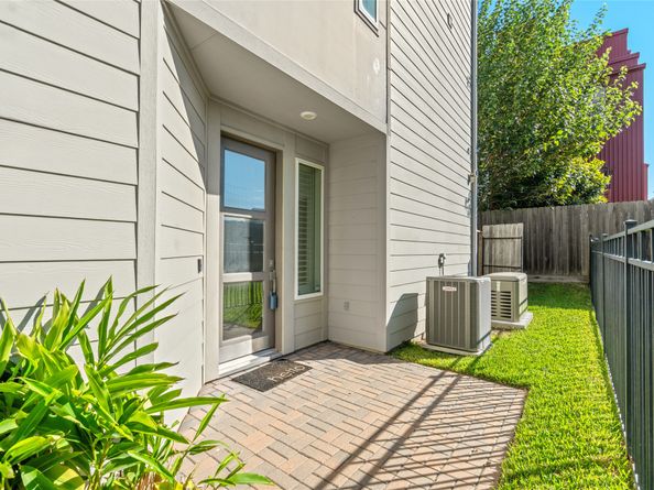 312 Eado Park Circle, Houston TX 77020