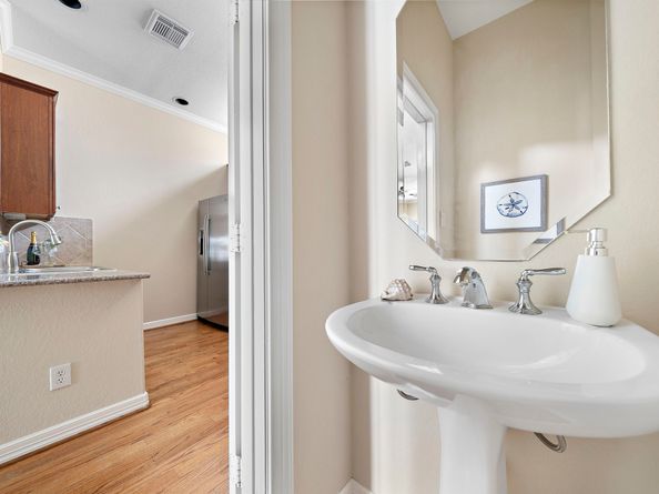 1913 Gillette Street C, Houston TX 77006