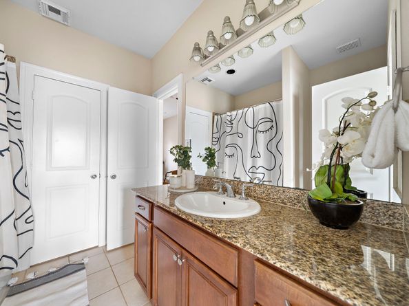 1913 Gillette Street C, Houston TX 77006