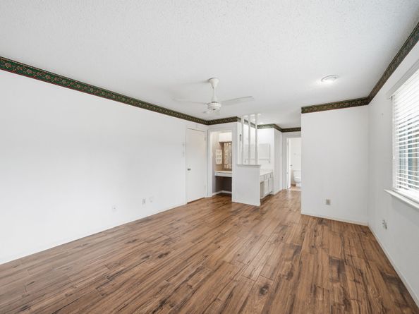 15611 Meadow Village Drive, Houston TX 77095