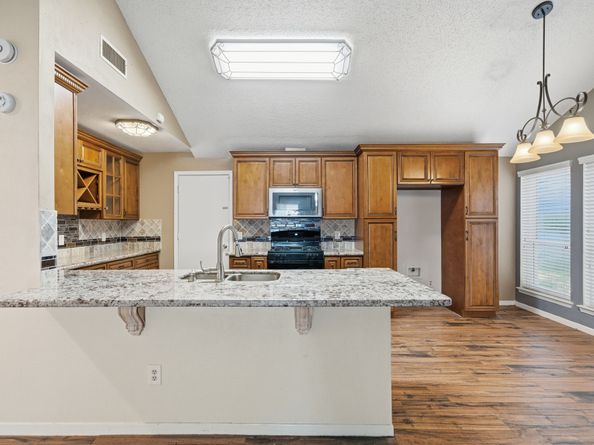 15611 Meadow Village Drive, Houston TX 77095