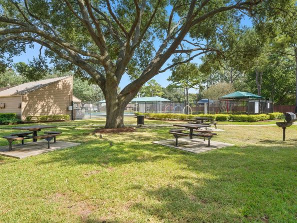 15611 Meadow Village Drive, Houston TX 77095