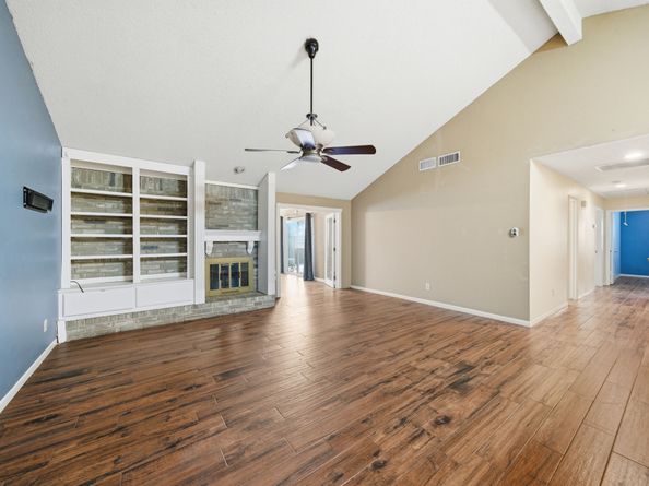 15611 Meadow Village Drive, Houston TX 77095