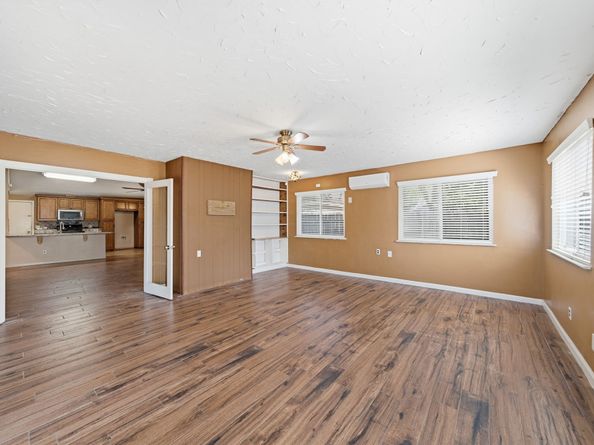 15611 Meadow Village Drive, Houston TX 77095