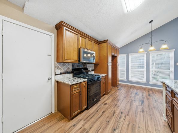 15611 Meadow Village Drive, Houston TX 77095