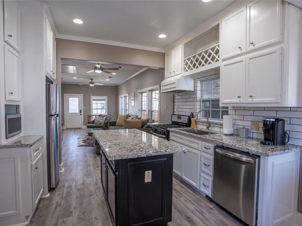 802 Enid Street, Houston TX 77009