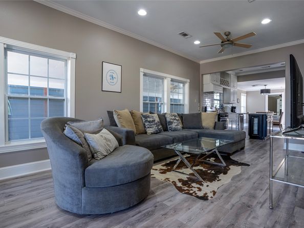 802 Enid Street, Houston TX 77009