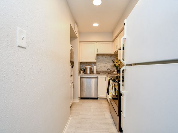 8055 Cambridge Street 22B, Houston TX 77054