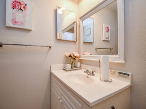 8055 Cambridge Street 22B, Houston TX 77054