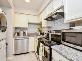 8055 Cambridge Street 22B, Houston TX 77054