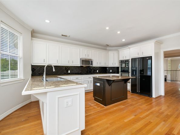 2931 Sackett Street, Houston TX 77098