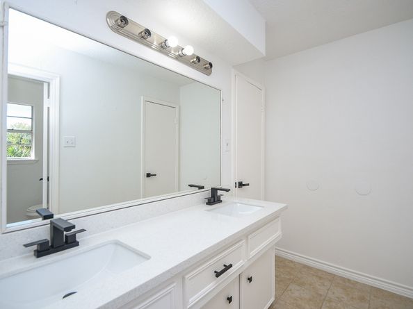 7703 Braesridge Court, Houston TX 77071