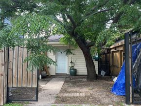 2719 Alabama Street, Houston TX 77004