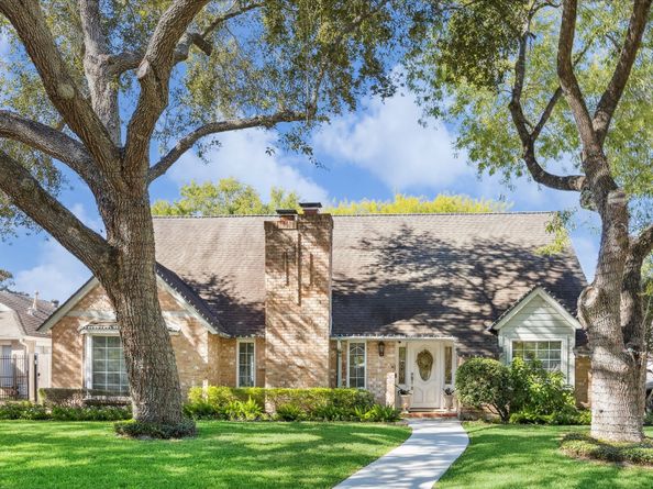 12046 Sugar Springs Drive, Houston TX 77077