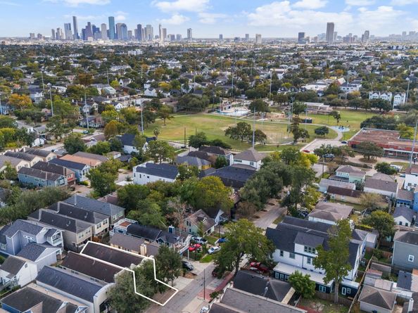 1334 Alexander Street, Houston TX 77008