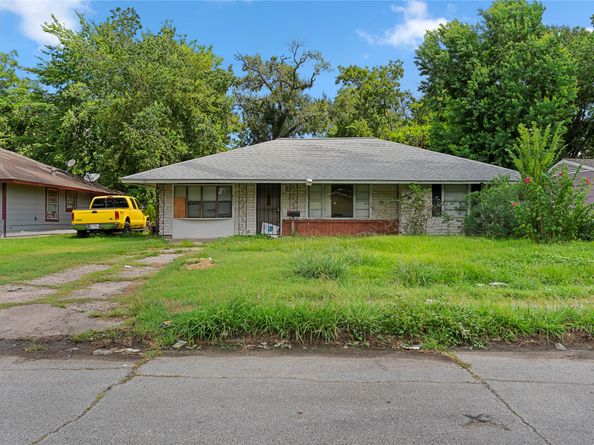 6043 Glenhurst Drive, Houston TX 77033