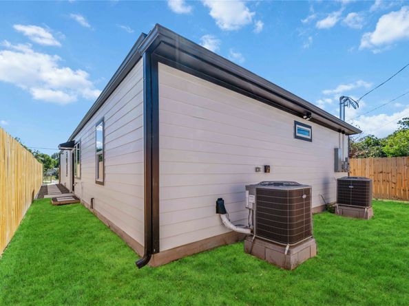 7809 Queen Street A/B, Houston TX 77028