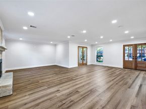 5610 Oak Trail Lane, Houston TX 77091