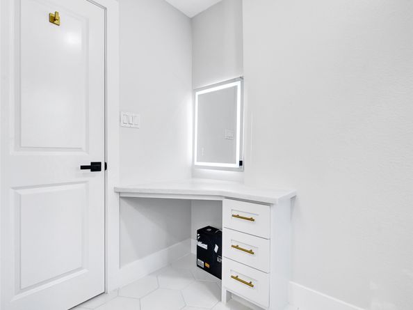 5610 Oak Trail Lane, Houston TX 77091