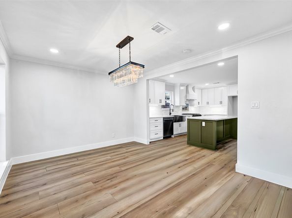 5610 Oak Trail Lane, Houston TX 77091