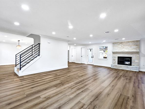 5610 Oak Trail Lane, Houston TX 77091