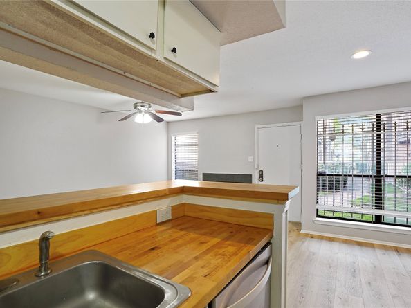 6633 W Airport Boulevard 1208, Houston TX 77035