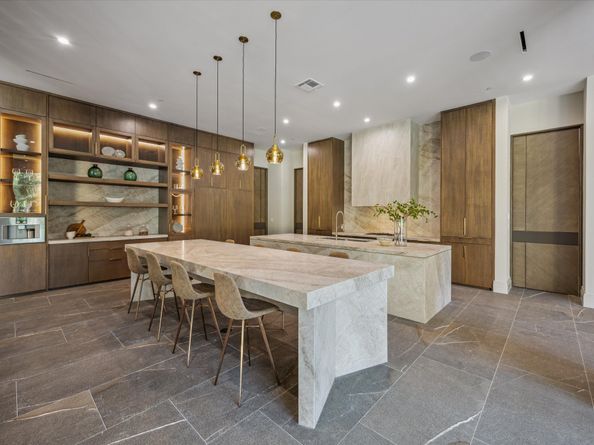 9010 Memorial Drive, Houston TX 77024