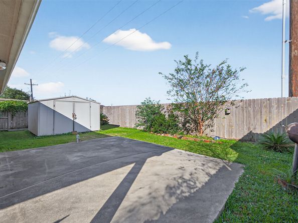 22084 Knights Cove Drive, Kingwood TX 77339