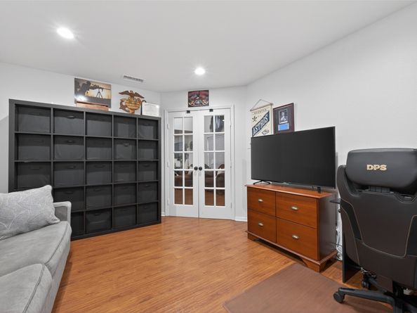 42 W Gaslight Place, The Woodlands TX 77382