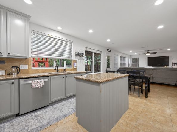 42 W Gaslight Place, The Woodlands TX 77382