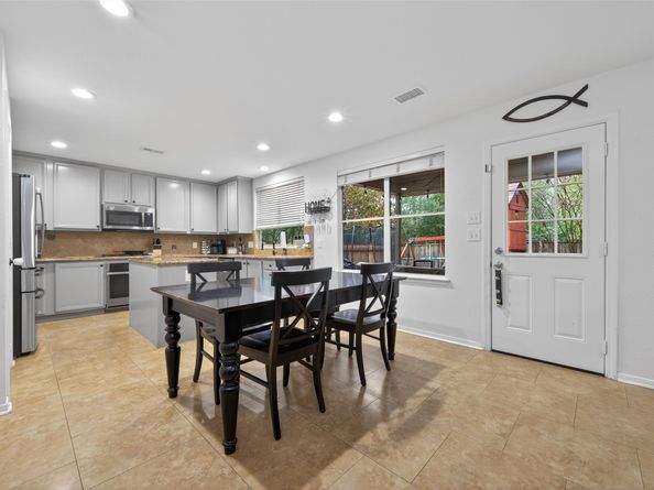 42 W Gaslight Place, The Woodlands TX 77382