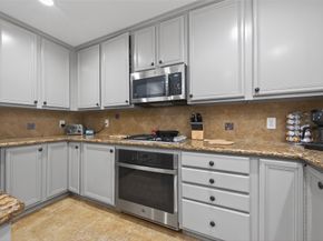 42 W Gaslight Place, The Woodlands TX 77382