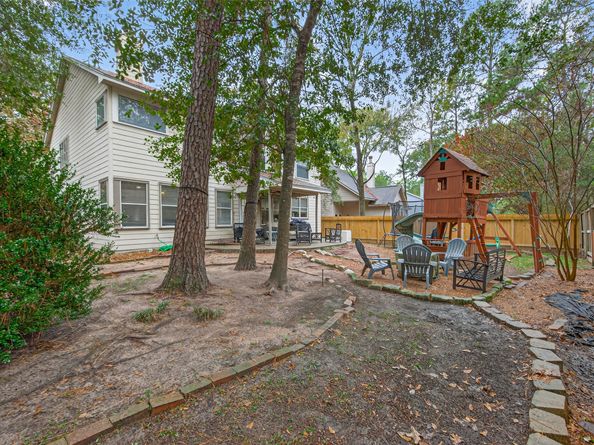 42 W Gaslight Place, The Woodlands TX 77382