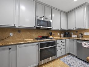 42 W Gaslight Place, The Woodlands TX 77382