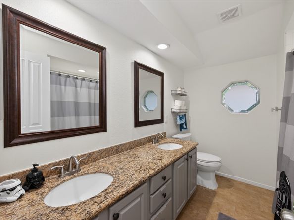 42 W Gaslight Place, The Woodlands TX 77382