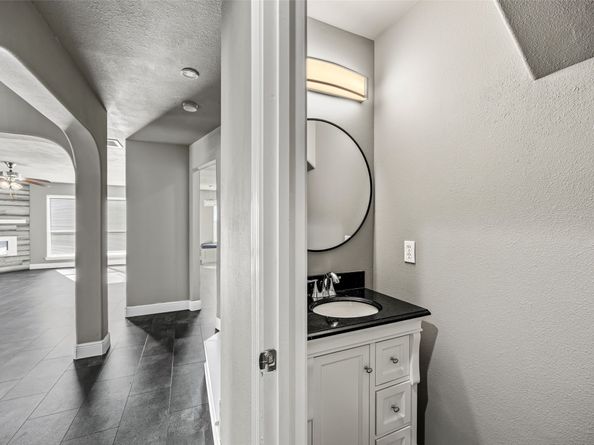 13718 Rural Oak Street, Houston TX 77034