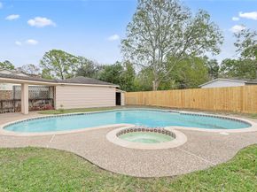16438 Glenshannon Drive, Houston TX 77059