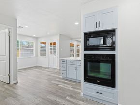 16438 Glenshannon Drive, Houston TX 77059