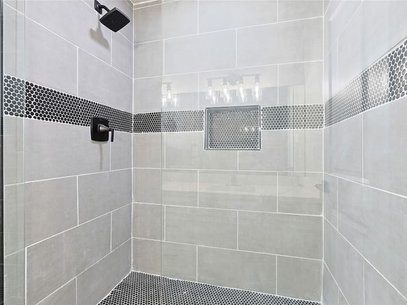 16438 Glenshannon Drive, Houston TX 77059