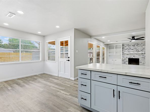 16438 Glenshannon Drive, Houston TX 77059