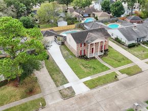 16438 Glenshannon Drive, Houston TX 77059