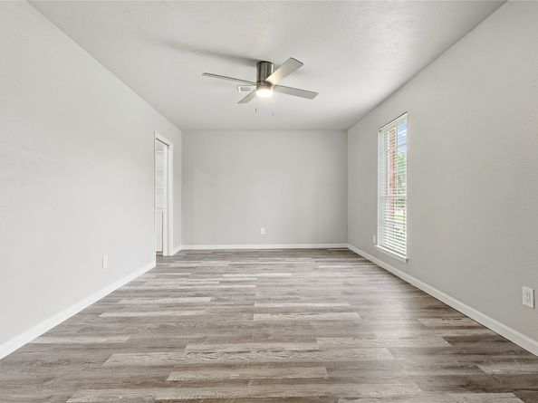 16438 Glenshannon Drive, Houston TX 77059