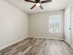 16438 Glenshannon Drive, Houston TX 77059